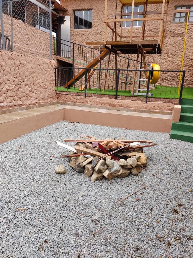 Chacara Bella Vida Com Piscina Churrasqueira Salao De Festas Fogao A Lenha Quadra Aracariguama Kültér fotó